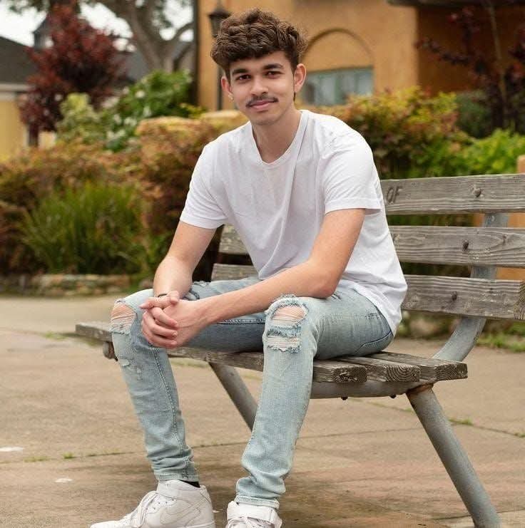 9wickets-master-agent-salim-khan